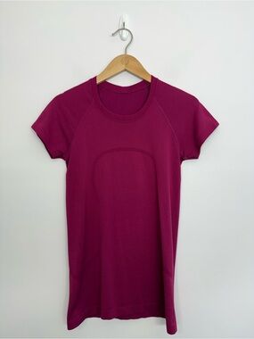 Lululemon Swiftly Tech Short Sleeve Shirt 2.0 Magenta Purple? Size 6